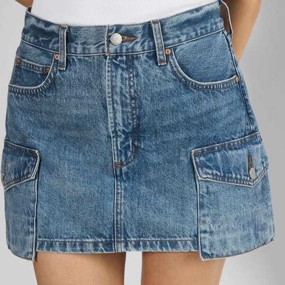 Denim Forum The ’90s Mid-Rise Cargo Mini Skirt – Size 27 - Picture 2 of 6
